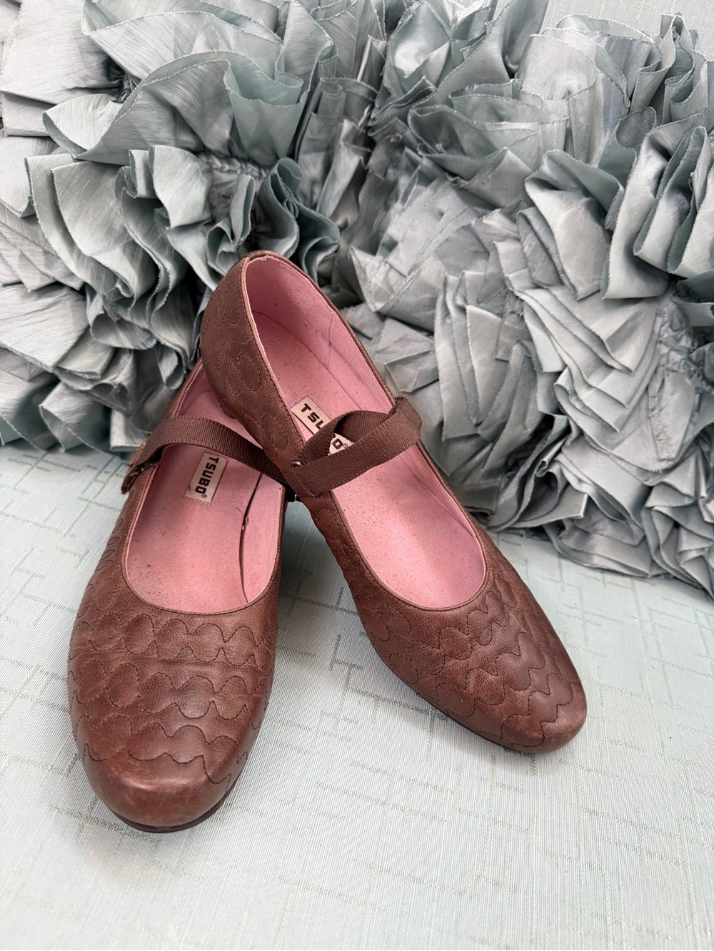 Tsubo brown quilted leather Mary Jane’s low heel